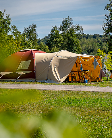 Large camping pitches for rent in the Southern Vosges, at the Campsite Les Ballastières