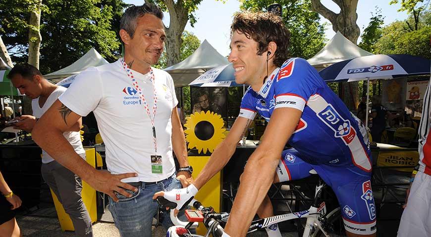 De mannen Tour de France komt langs de Camping Les Ballastières in de zuidelijke Vogezen