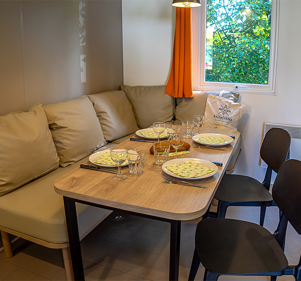 Room of the 2 bedroom mobile home Premium, rented at the Campsite Les Ballastières in the Vosges du Sud