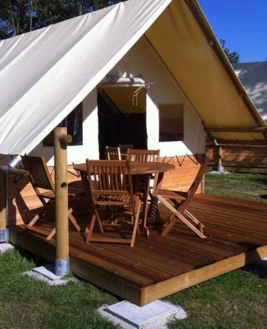 Atypical accommodation in Haute-Saône, Canadian tent