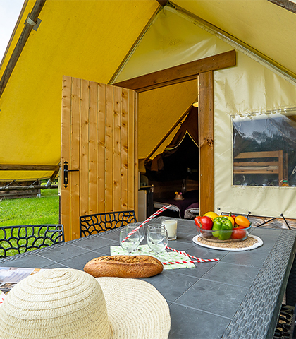 Atypical accommodation in Haute-Saône, Canadian tent