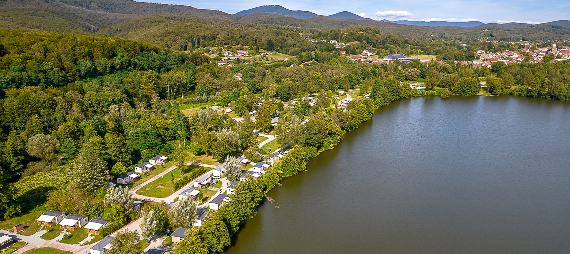 Vue aérienne du plan d’eau des Ballastières en Haute-Saône