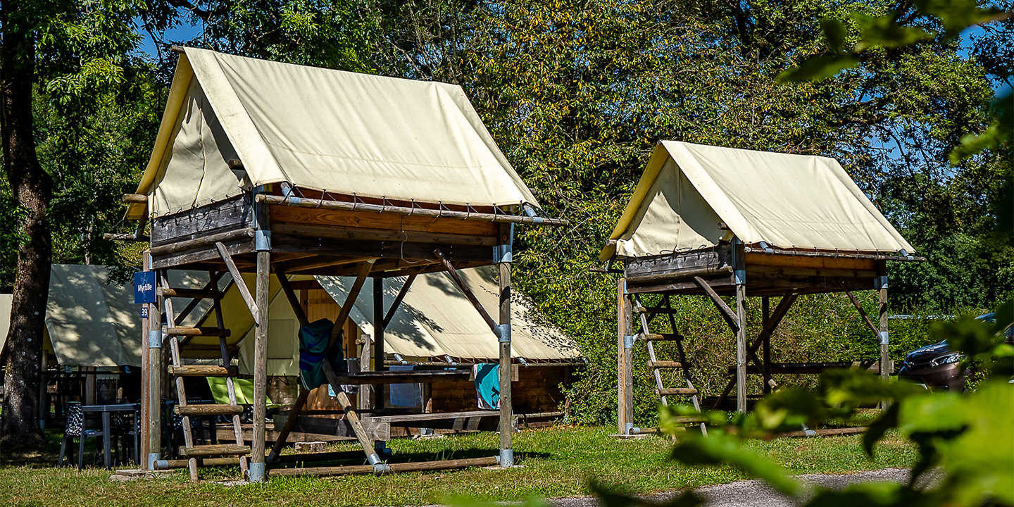 Vermietung von ungewöhnlichen Unterkünften auf dem Campingplatz Les Ballastières in der Region Burgund-Franche-Comté