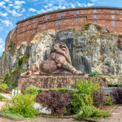 Statue de lion au château de Belfort.